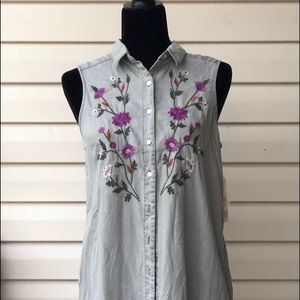 Sleeveless midi dress with embroidery detail